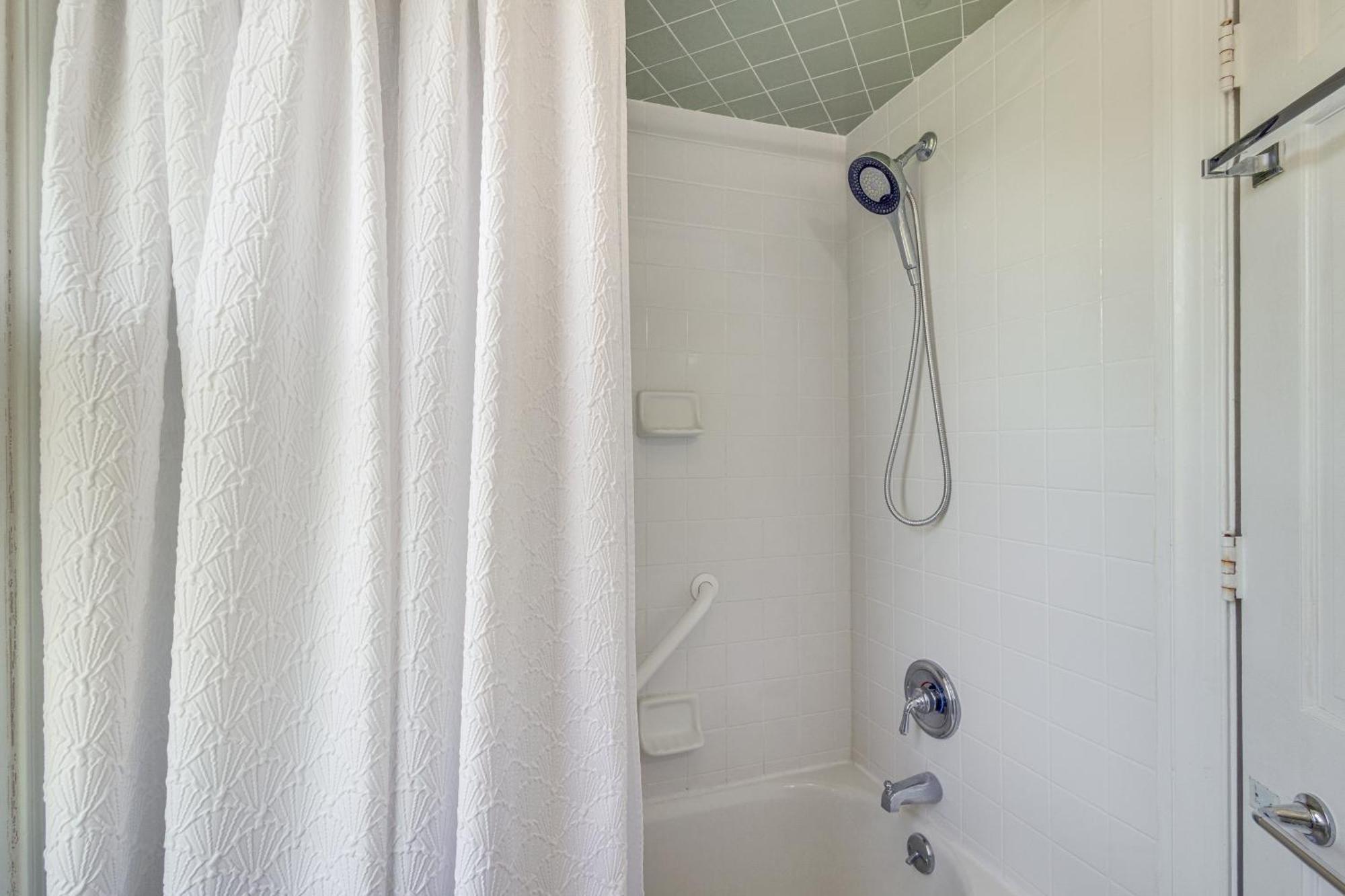 Updated Cape Charles Home About 2 Mi To Beachfront! Экстерьер фото