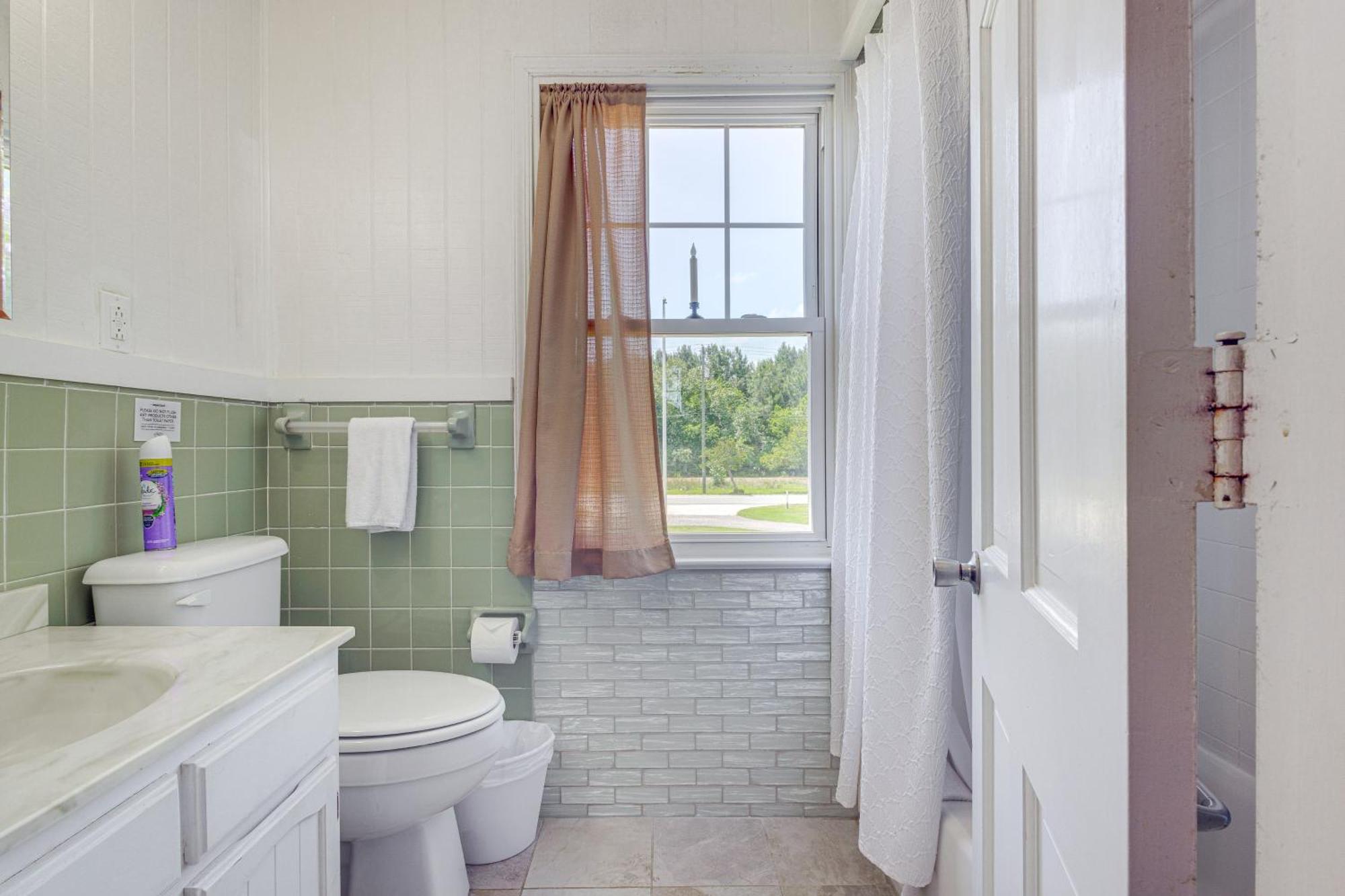 Updated Cape Charles Home About 2 Mi To Beachfront! Экстерьер фото